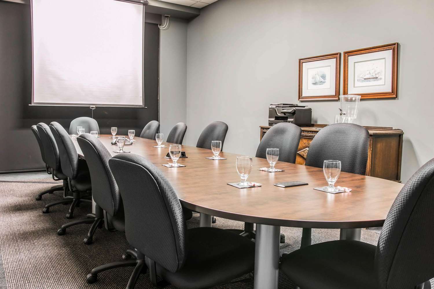 Фото Shoreline Inn & Conference C, Ascend Hotel Collection