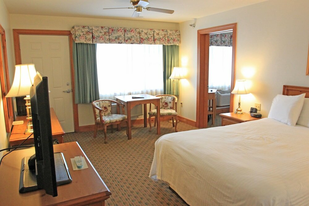 Фото Tugboat Inn