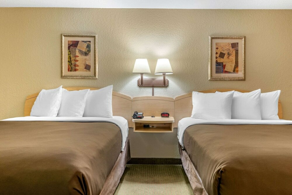 Фото Suburban Extended Stay Hotel South Bend