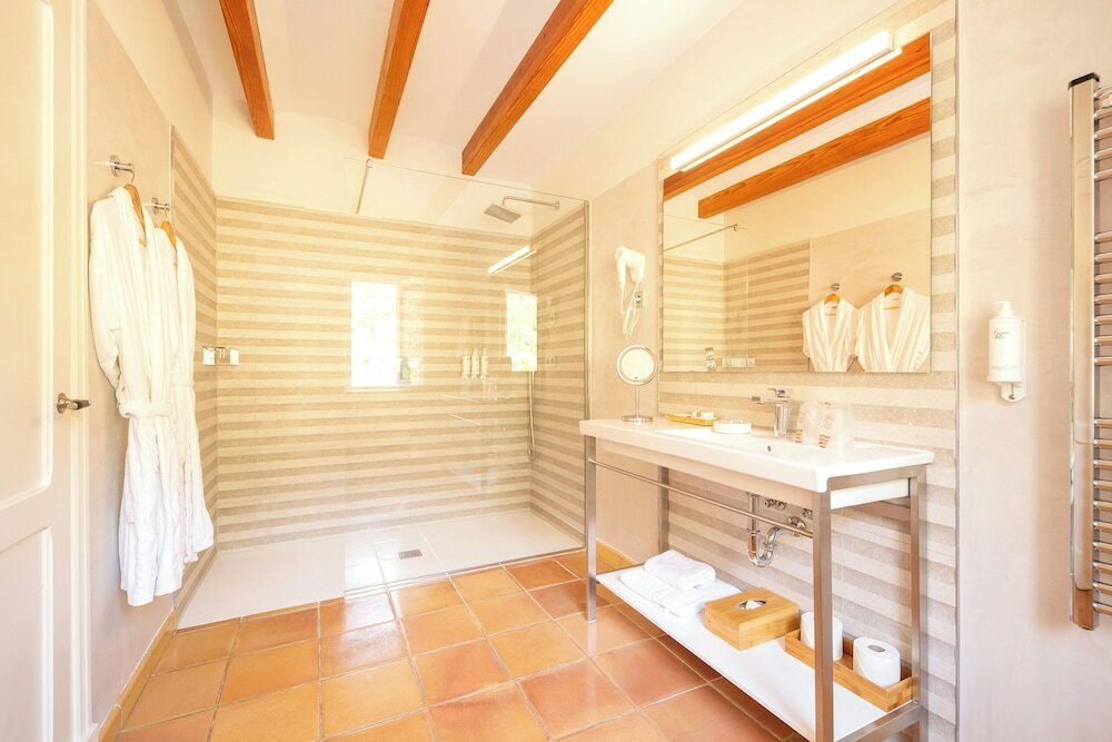 Фото Hotel y Apartamentos Des Puig