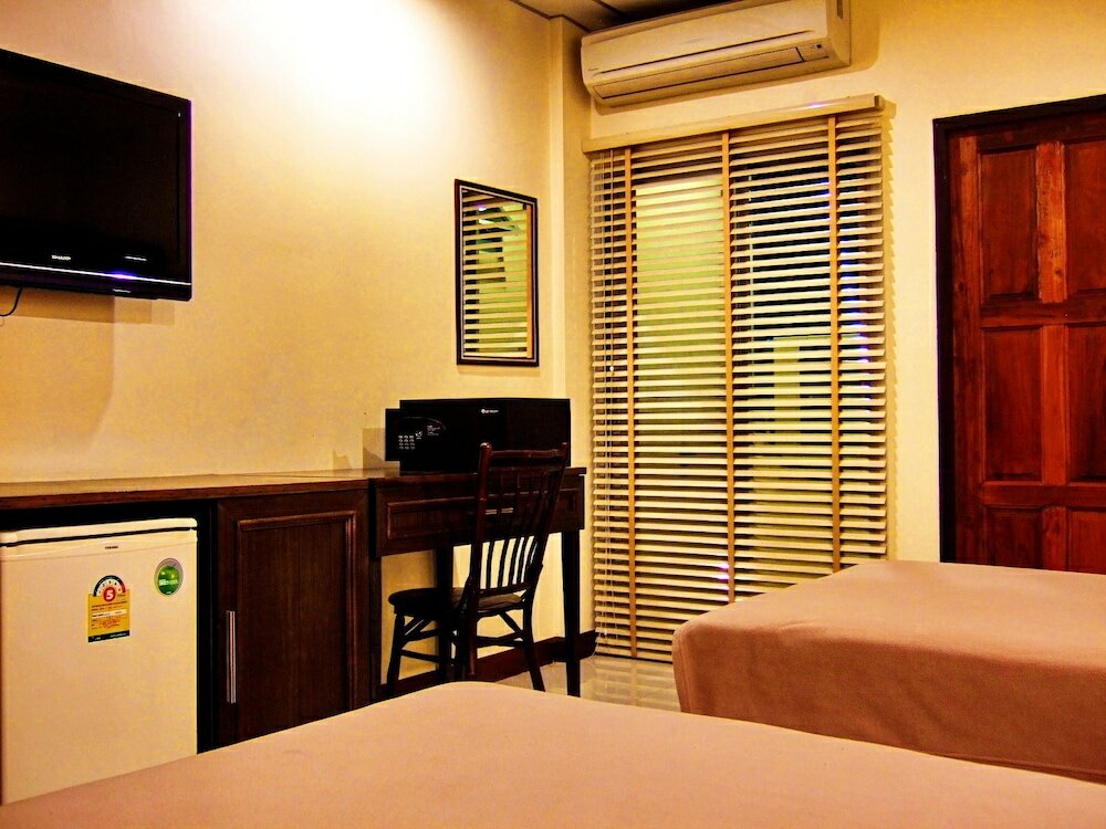 Фото Lodge 61 Bed & Breakfast Hotel