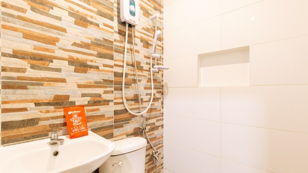 Фото RedDoorz near Quiapo Church Manila