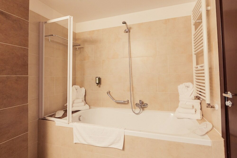 Фото Hotel Paradis Cluj Napoca