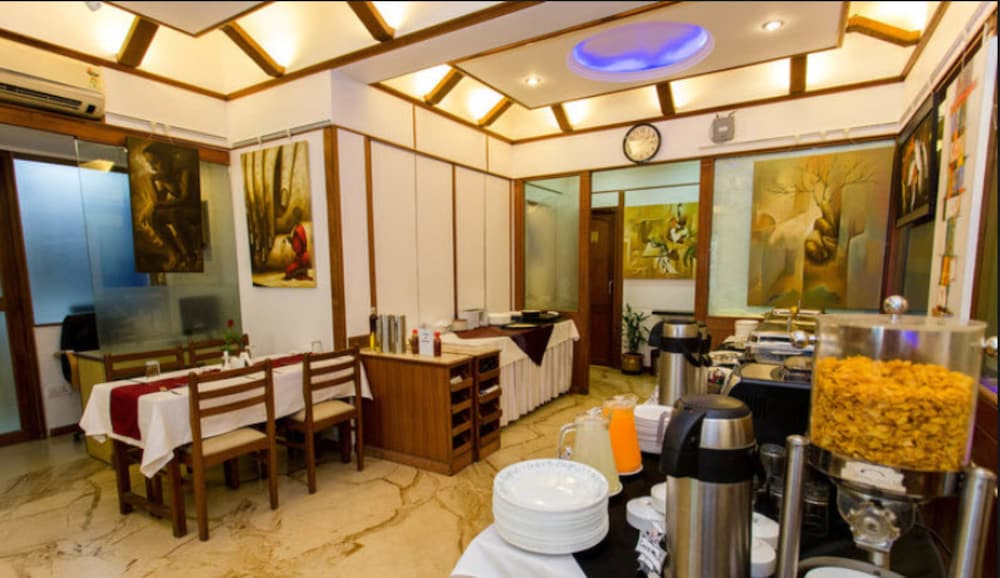 Фото Hotel Regal Enclave