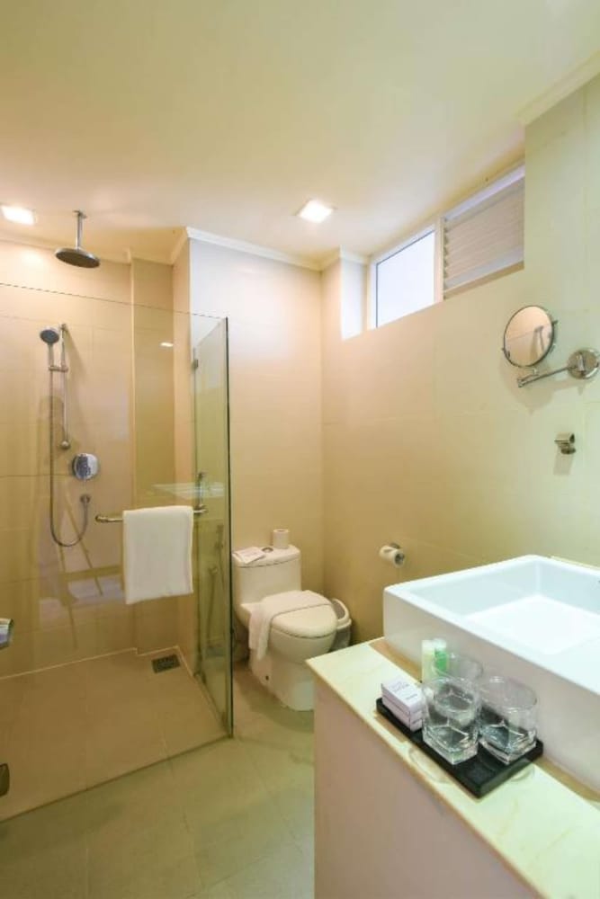 Фото Berjaya Hotel Colombo