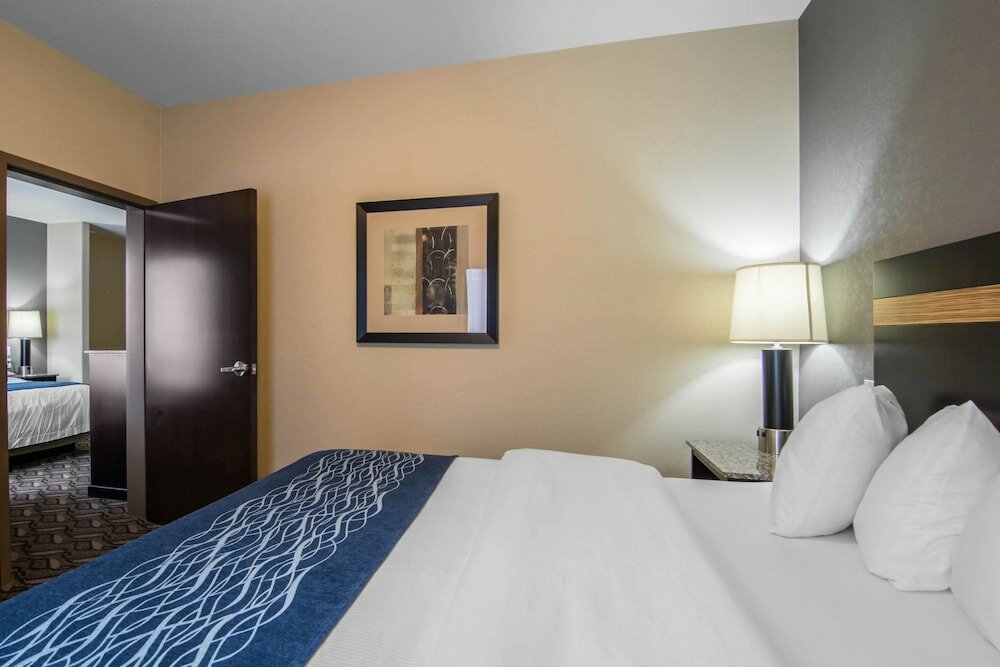 Фото Comfort Inn & Suites