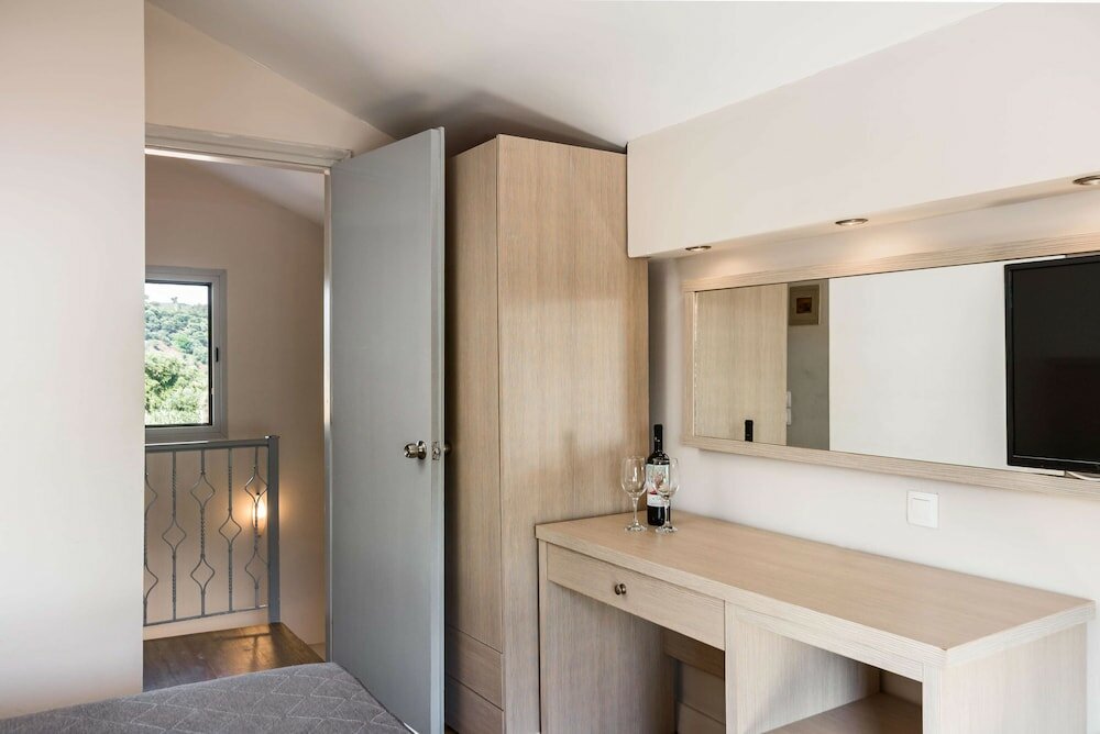 Фото Akron Seascape Resort, a member of Brown Hotels