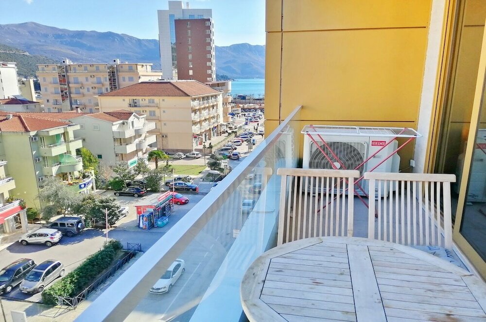 Фото Orange Lux Apartments