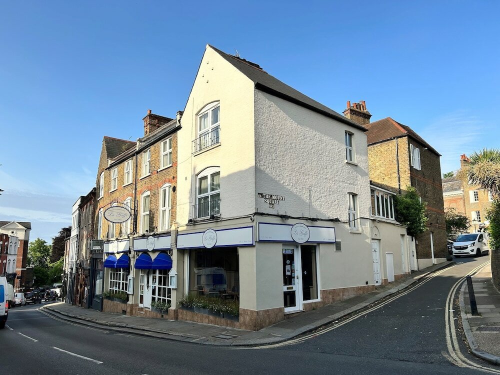 Фото отеля 2