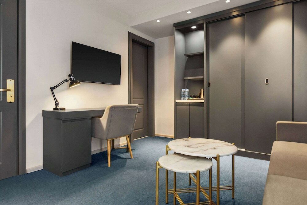 Фото Ramada by Wyndham Tbilisi Old City