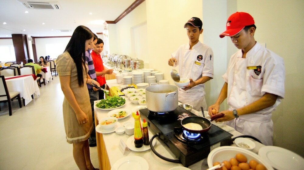 Фото Seventeen Saloon Hotel