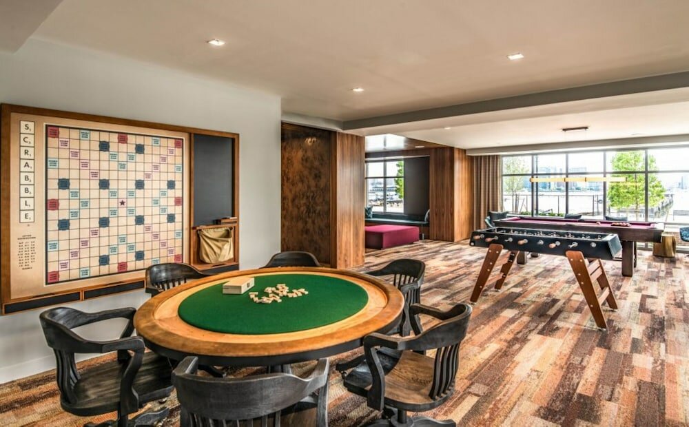 Фото Global Luxury Suites East Boston