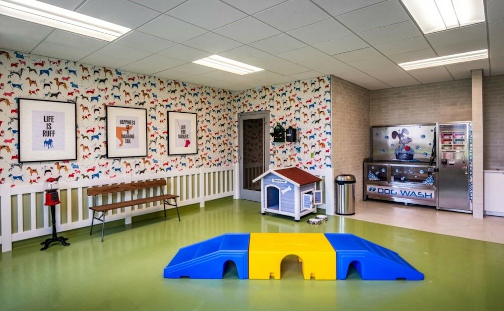 Фото Global Luxury Suites East Boston