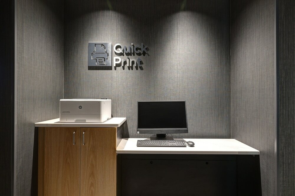 Фото Courtyard by Marriott Iowa City University Heights