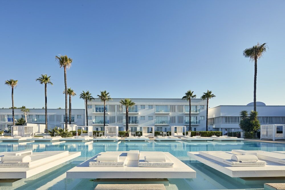 Фото So White Club Resort