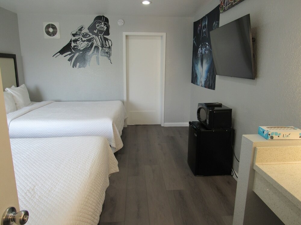 Фото Capri Suites Anaheim