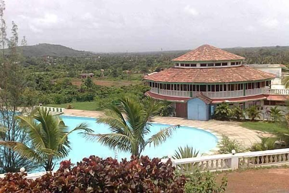 Фото Indismart Woodbourne Resort