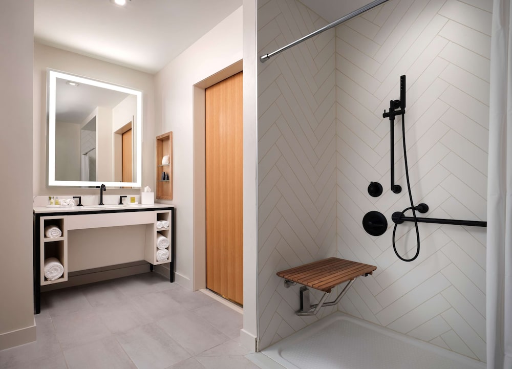 Фото Canopy by Hilton New Orleans Downtown