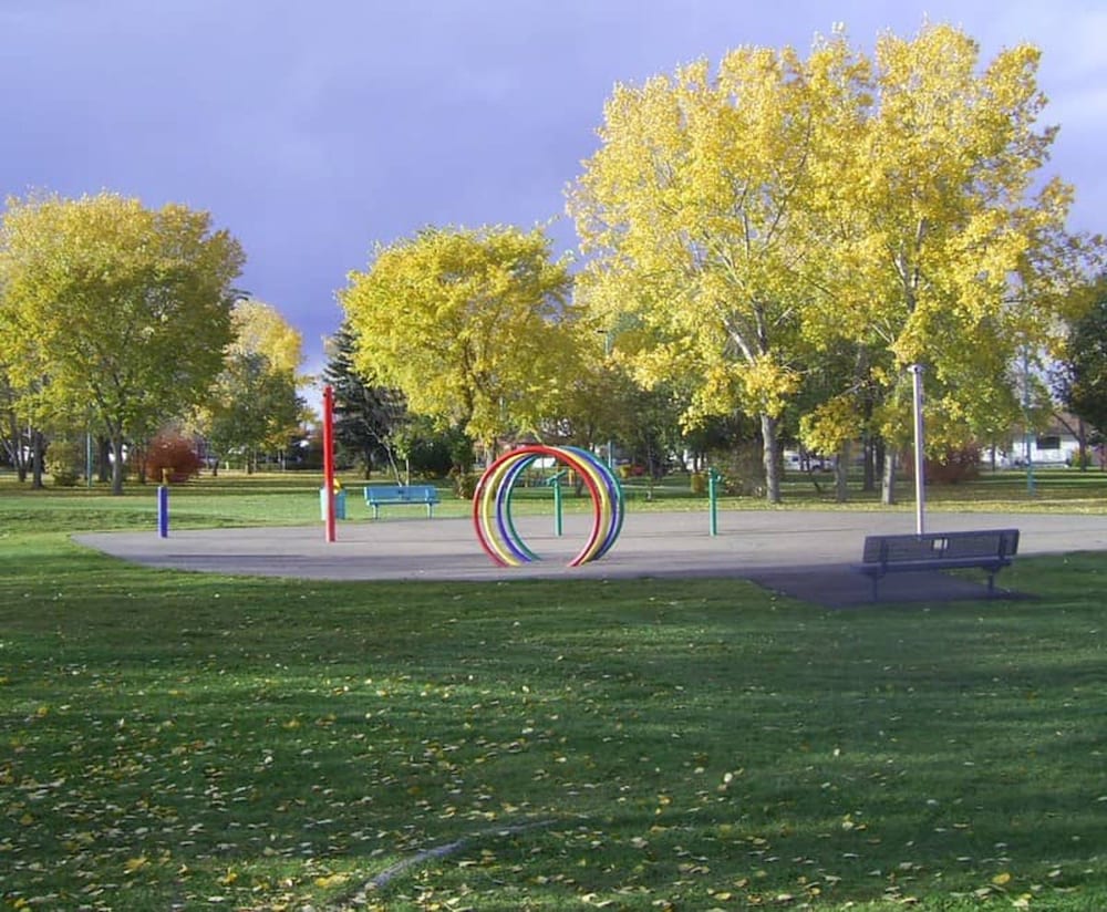 Фото Holiday Inn Express & Suites Drayton Valley