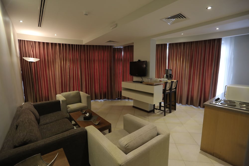 Фото Jabal Amman Hotel