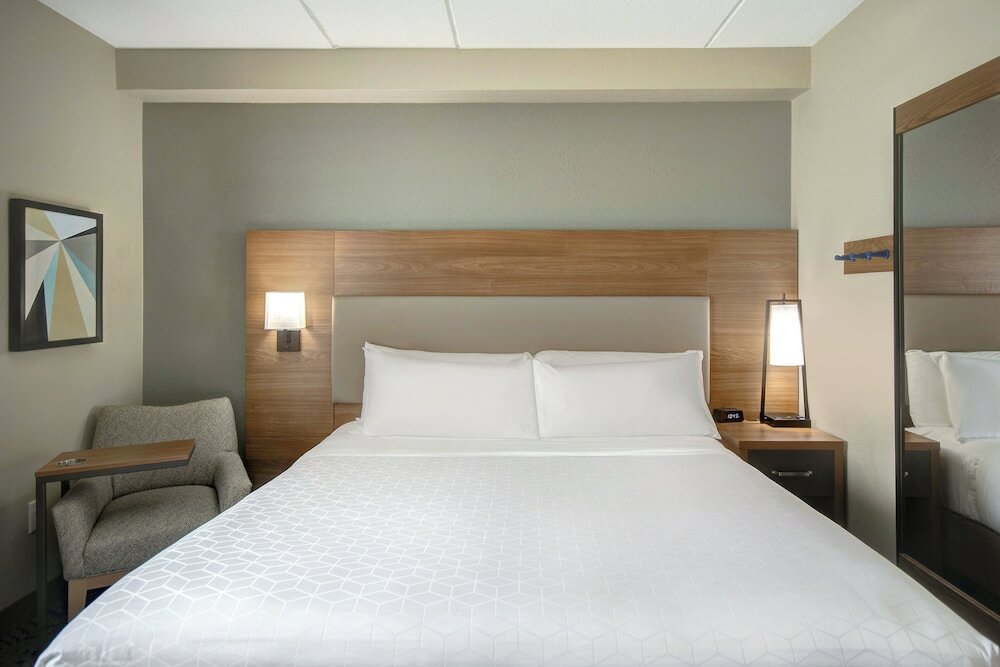 Фото Candlewood Suites, Columbia/Ft. Jackson, an Ihg Hotel