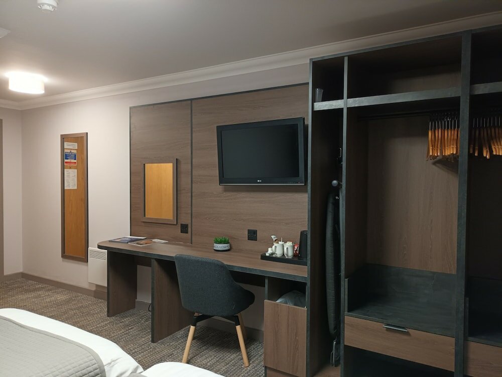 Фото The Corn Mill Lodge Hotel