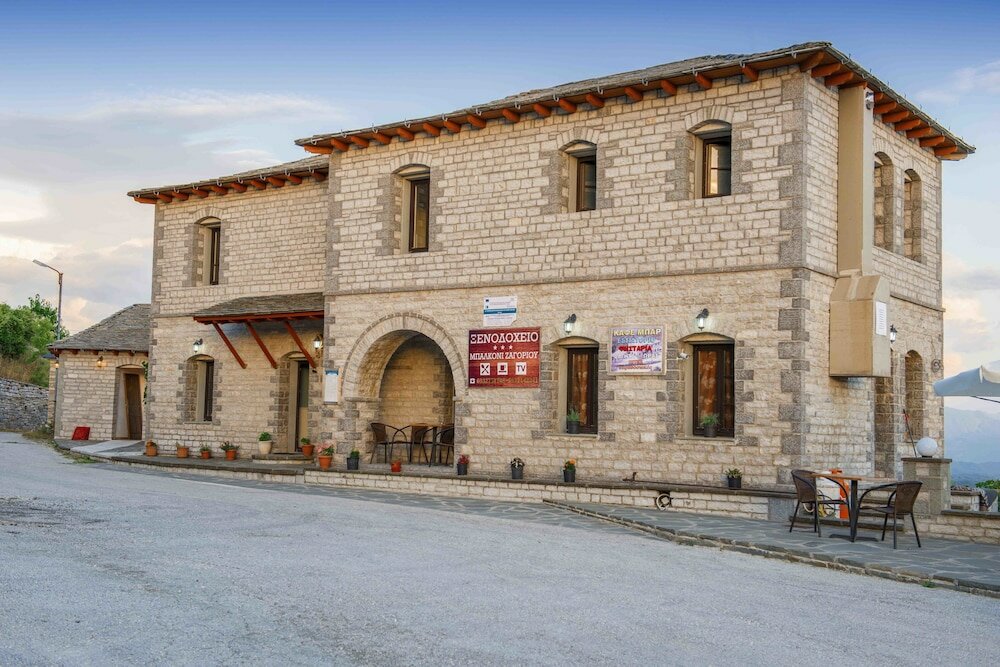 Фото отеля 2