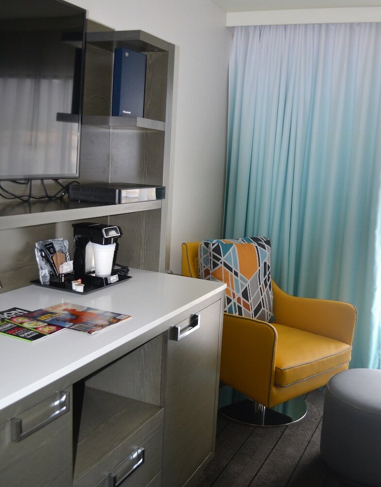 Фото Sheraton Tucson Hotel and Suites