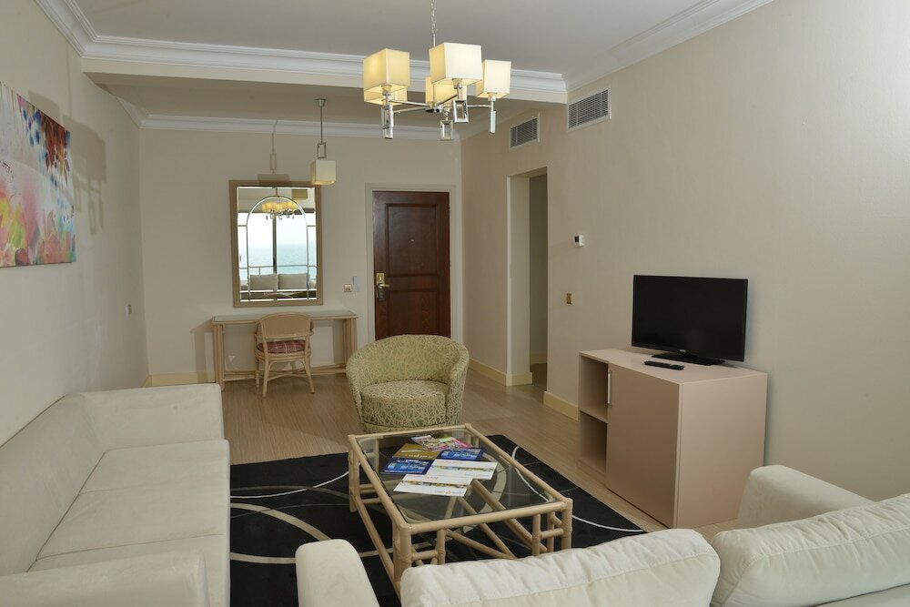 Фото Jasmine Court Hotel & Casino