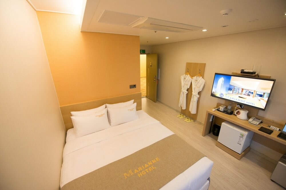 Фото Marianne Hotel