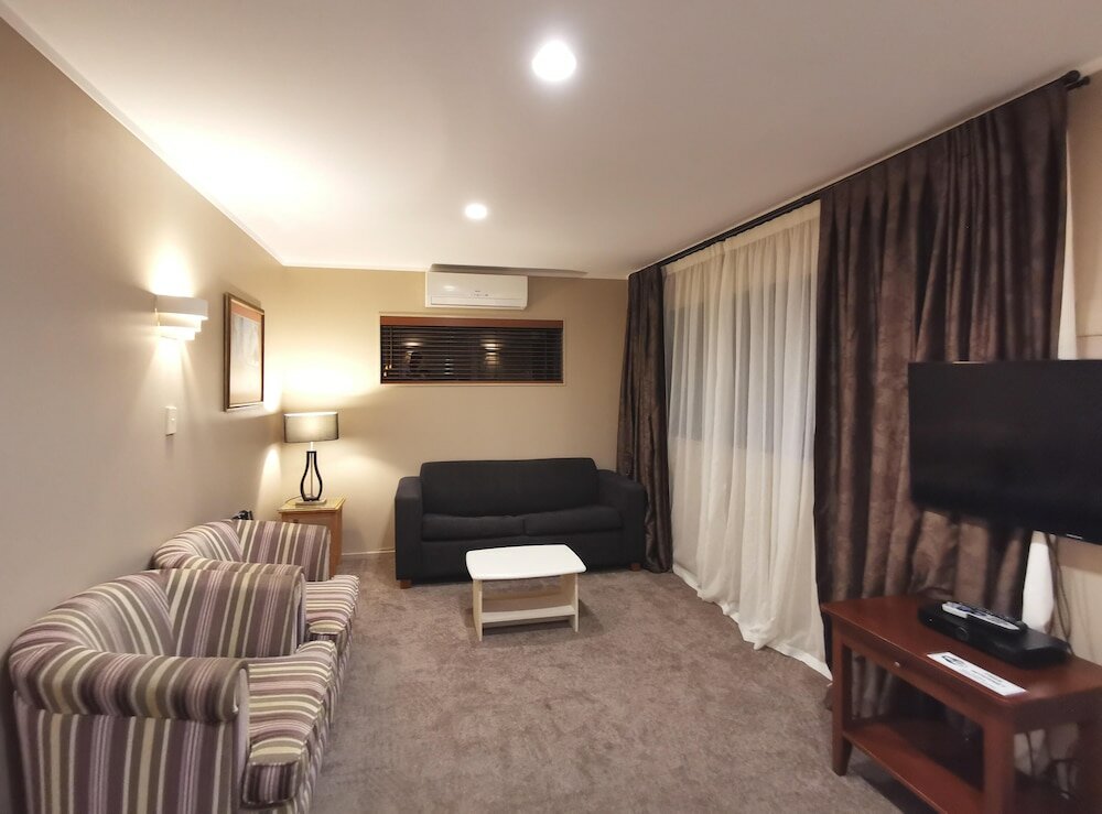 Фото Cornwall Park Motor Inn