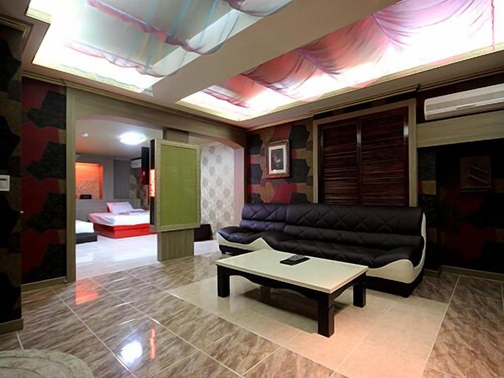 Фото Brown Hotel