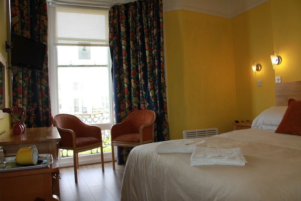 Фото Ambassador Hotel