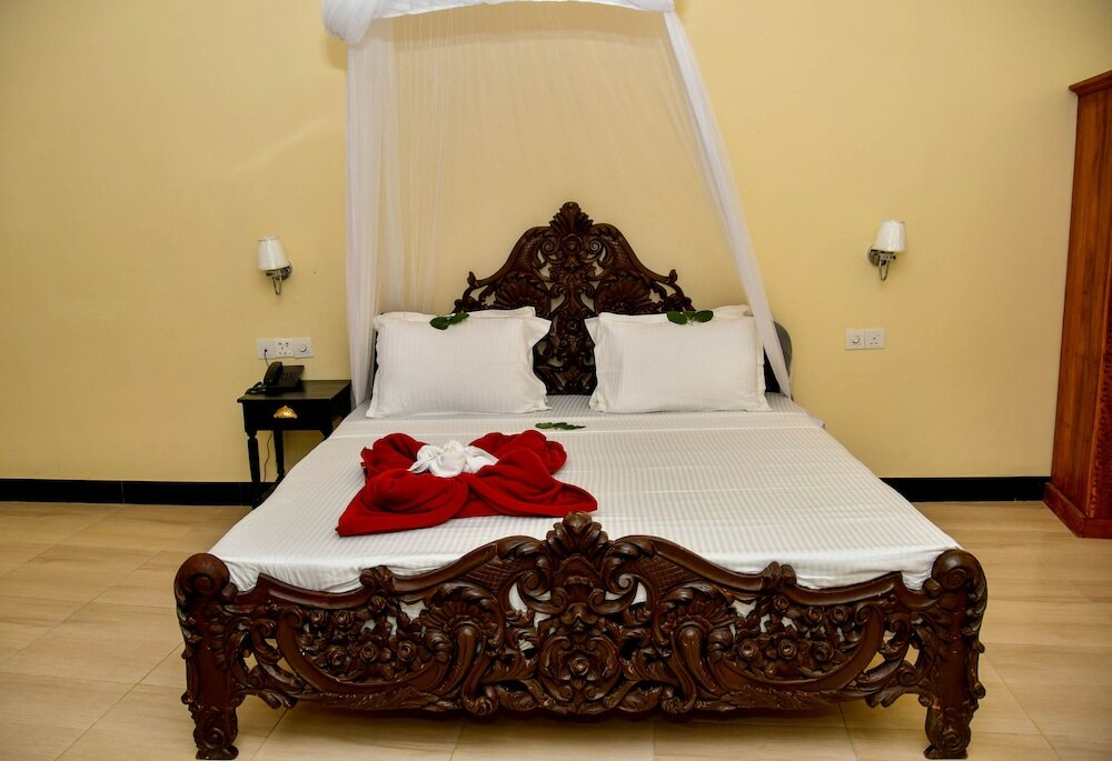 Фото Forodhani Park Hotel