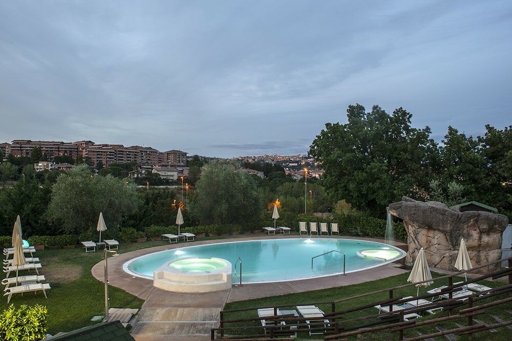 Фото La Meridiana Bleisure Hotel