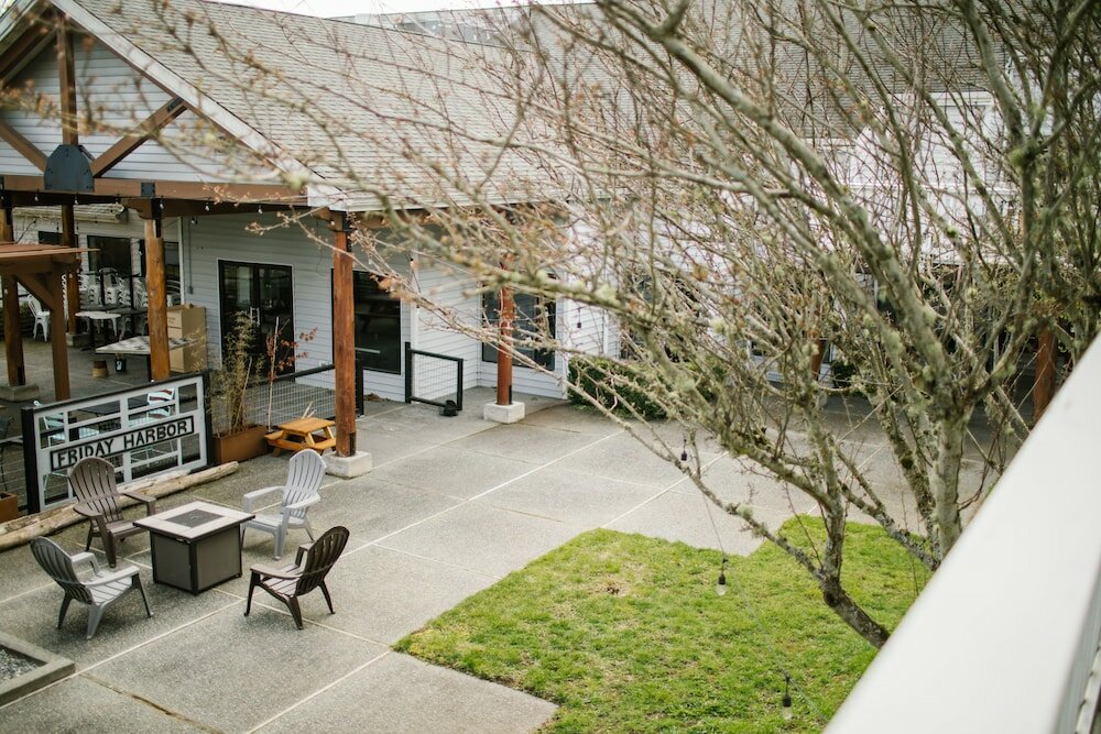 Фото Friday Harbor Suites