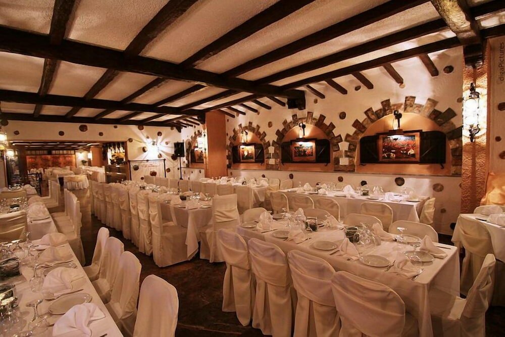 Фото Mytilana Village Hotel