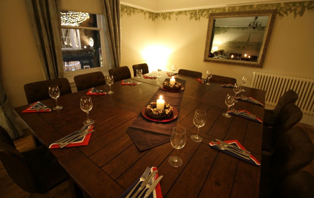 Фото The Pilgrims Hotel