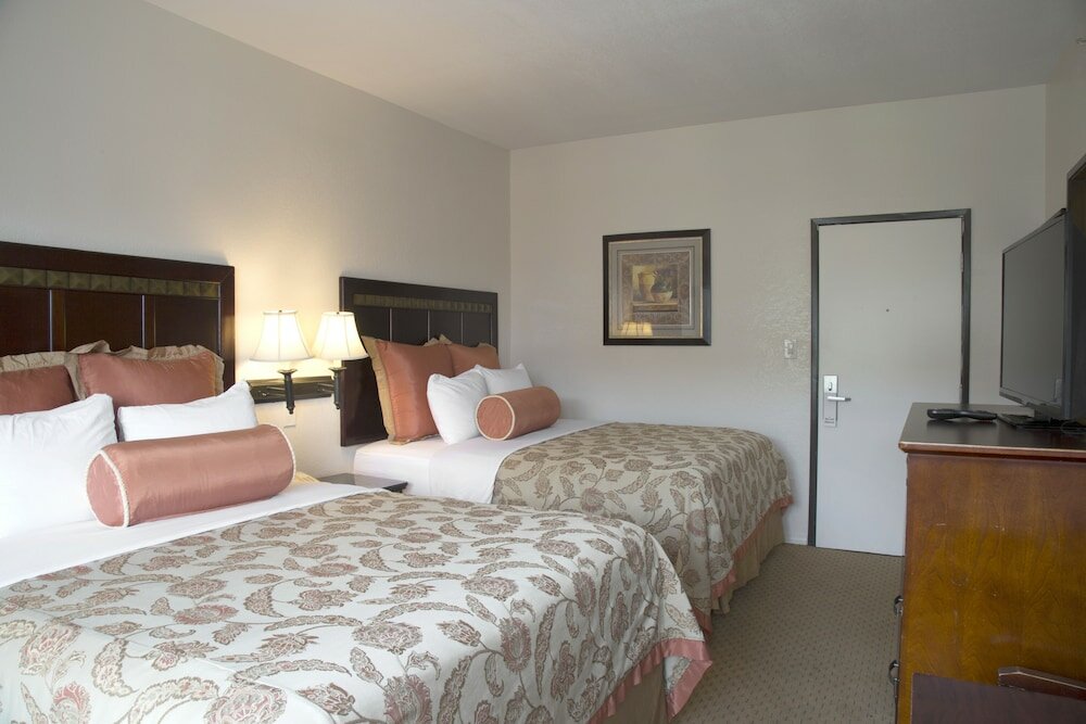 Фото Harborview Inn & Suites San Diego Harbor