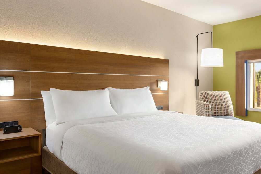 Фото Holiday Inn Express Hotel & Suites Mission-McAllen Area, an Ihg Hotel