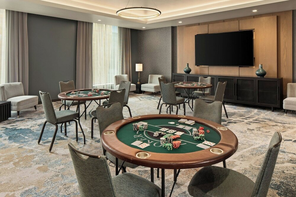 Фото The Trade, Autograph Collection