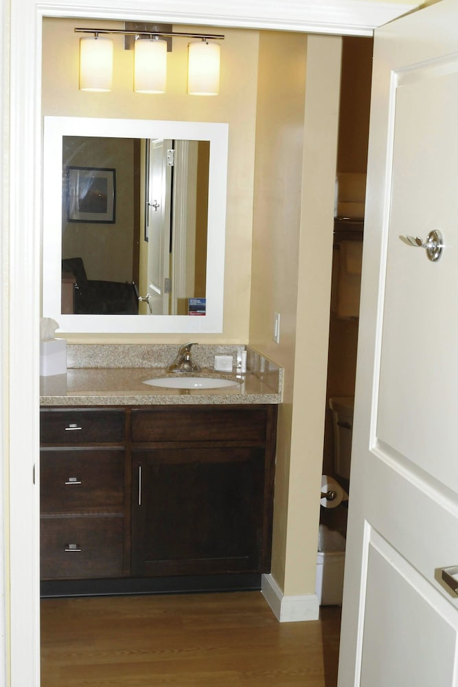 Фото TownePlace Suites Redding