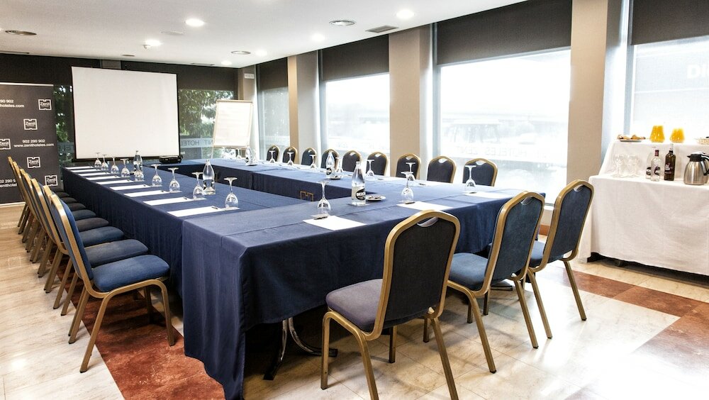 Фото Hotel Zenit Logroño