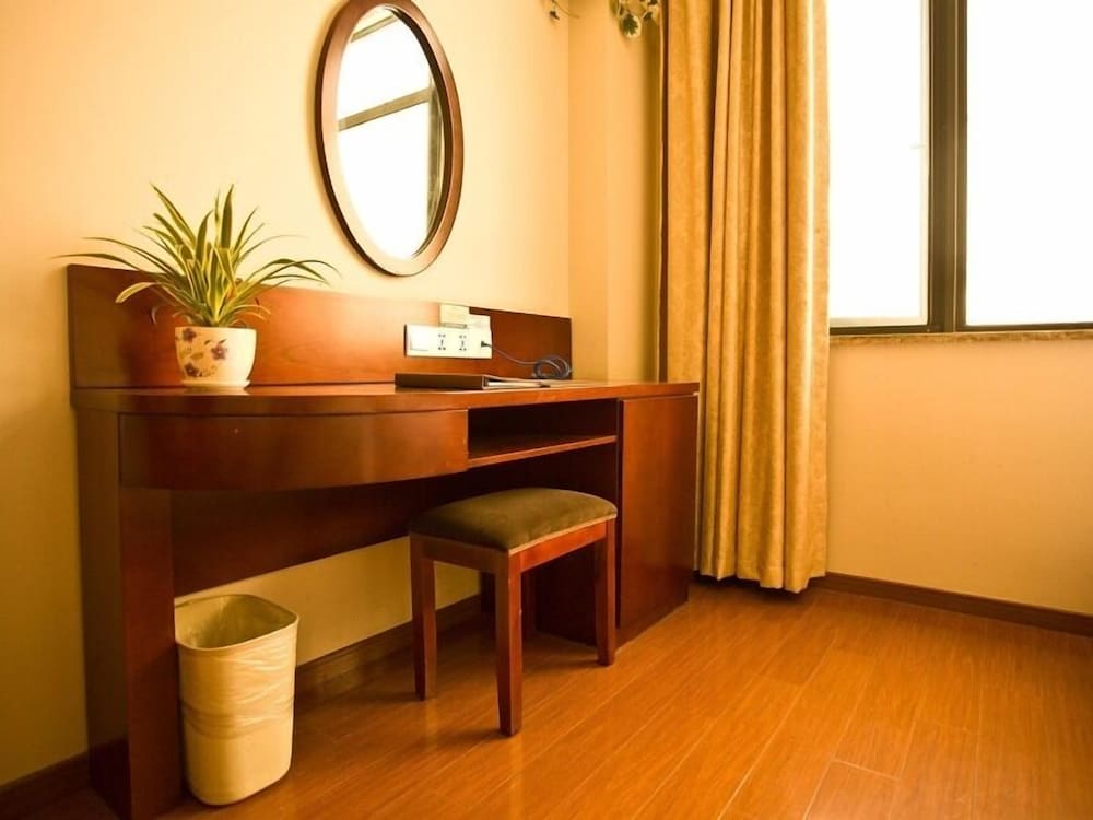 Фото Greentree Inn Suzhou Qimen North Street Likou Hotel