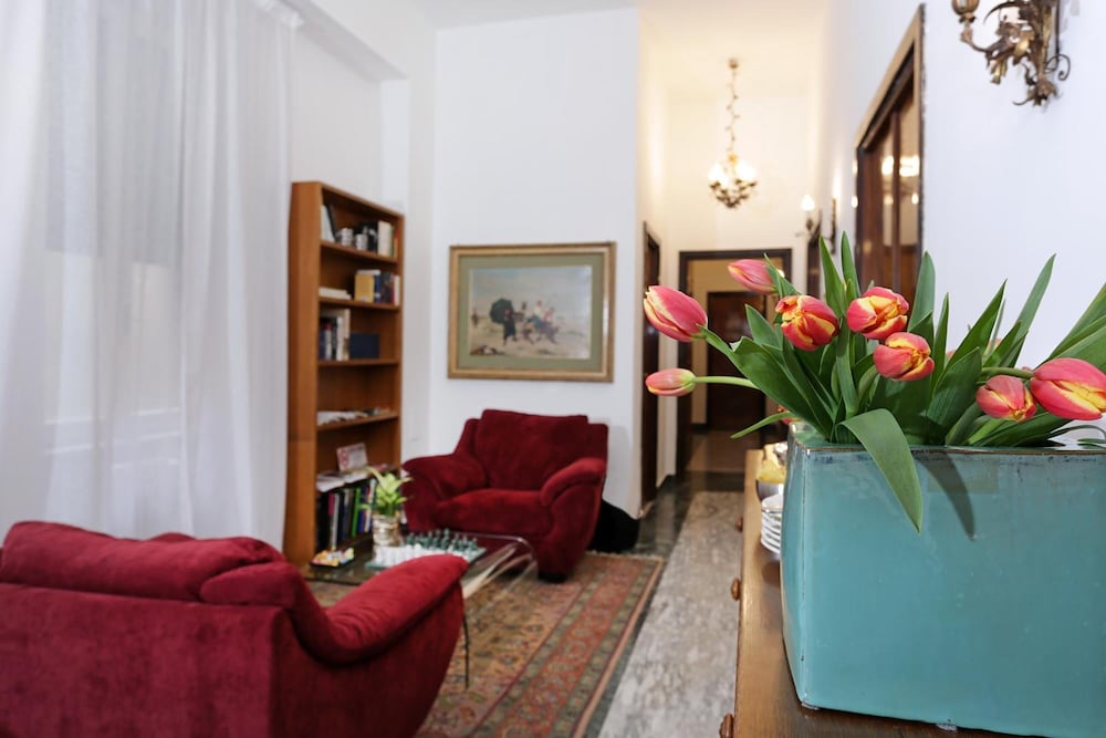 Фото Houspitality Caesar B&b