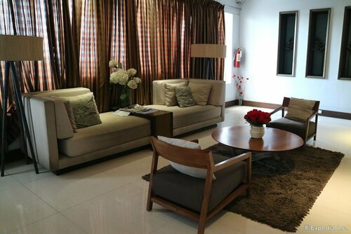 Гостиница Avenue Suites Hotel в Баколоде