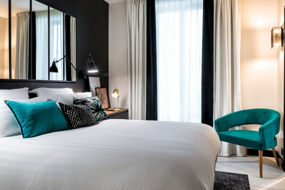 Фото Laz' Hotel SPA Urbain Paris