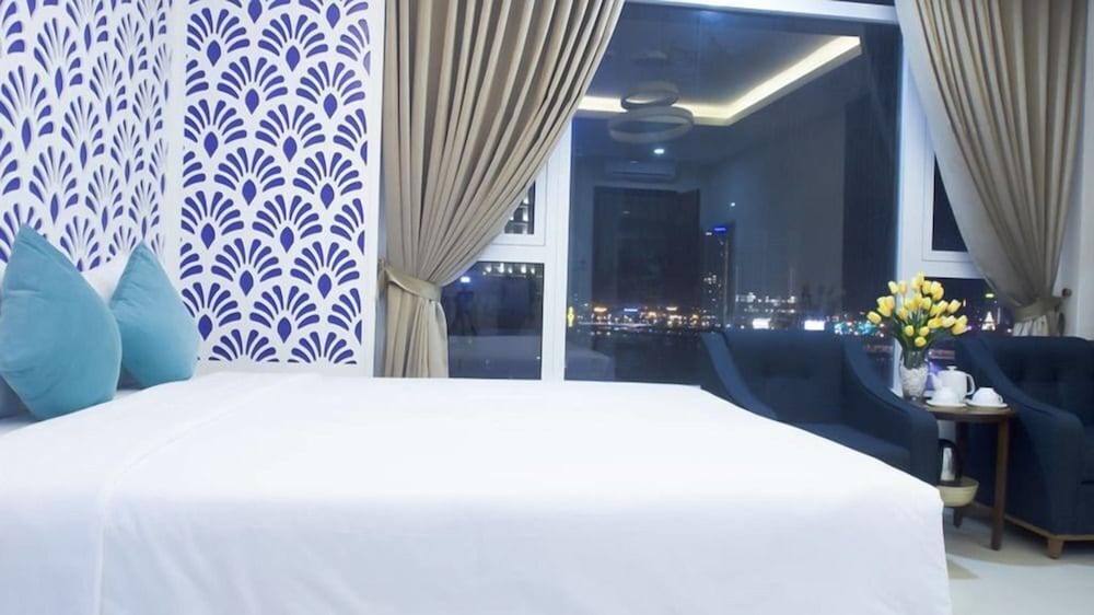 Фото Pariat River Front Hotel