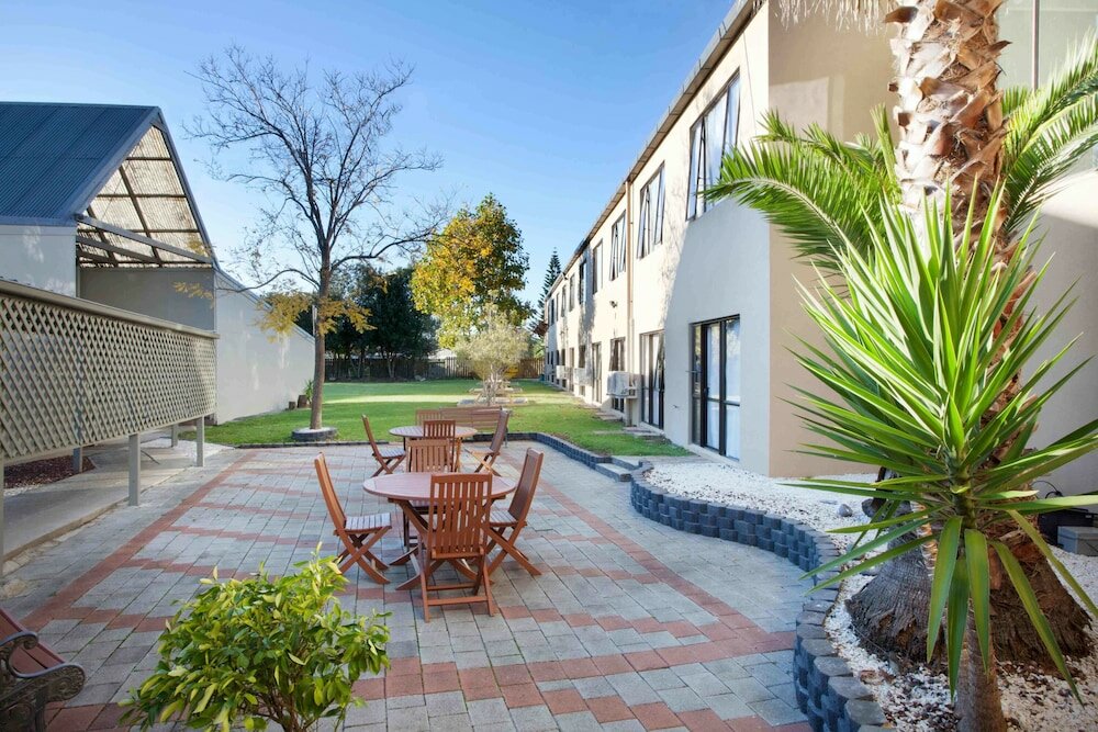 Фото Auckland Airport Kiwi Hotel