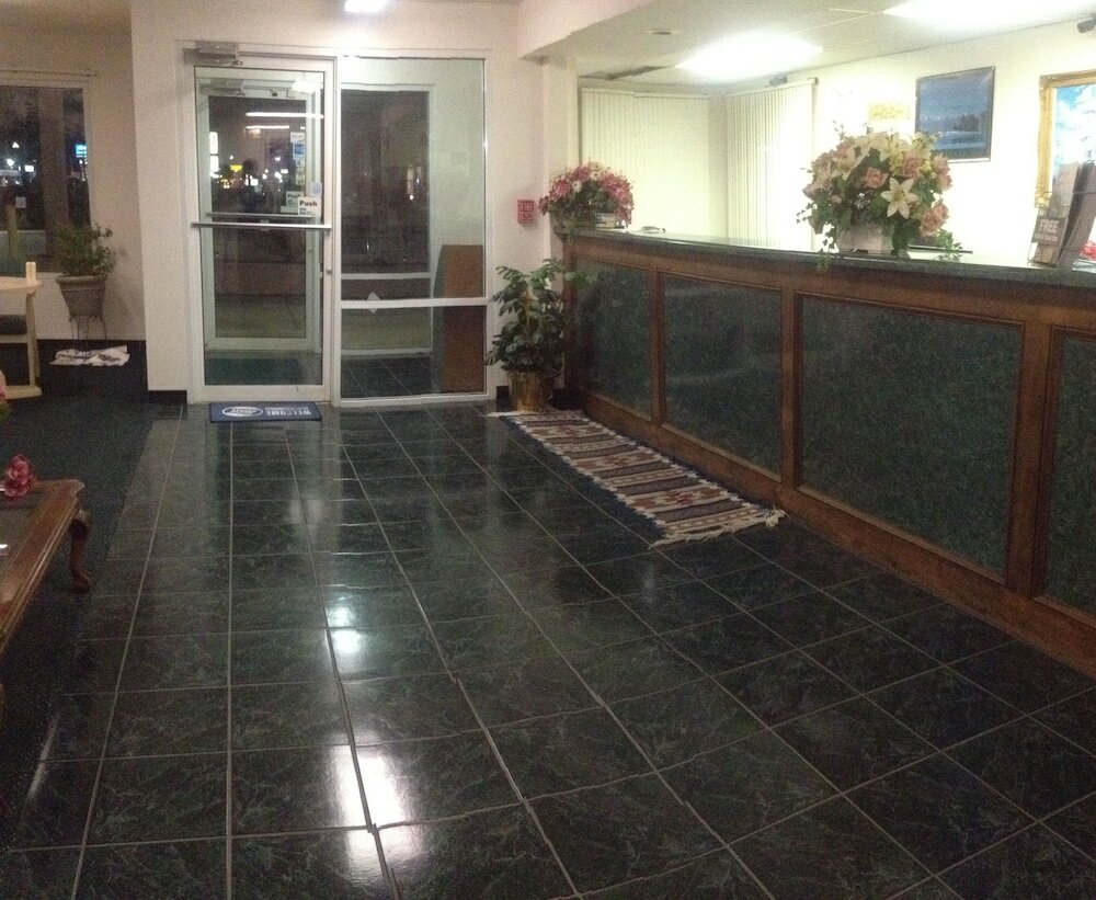 Фото Garden Inn & Suites